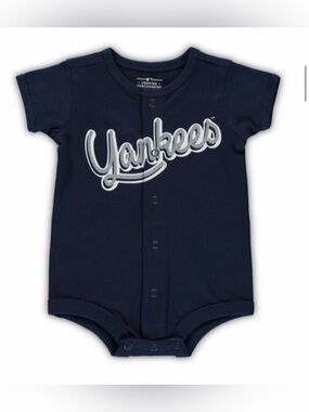 New York Yankees Onesie Romper 6-9 Months NWT Button Up